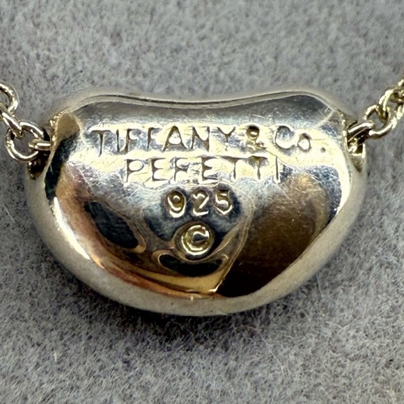 TIFFANY & CO ELSA PERETTI BEAN PENDANT DUST BAG, BOX AND GIFT BAG - Picture 3 of 16